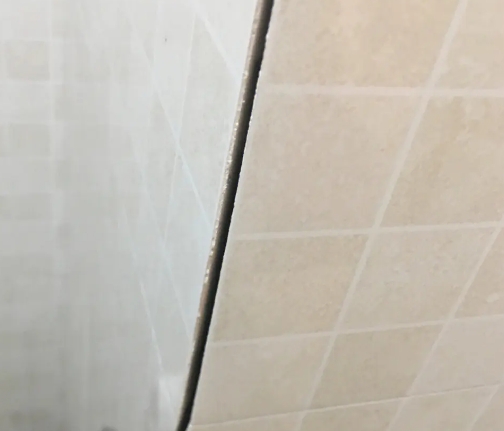 丰都瓷砖空鼓维修公司分享阳台瓷砖脱落的修复过程可以分为以下几个步骤