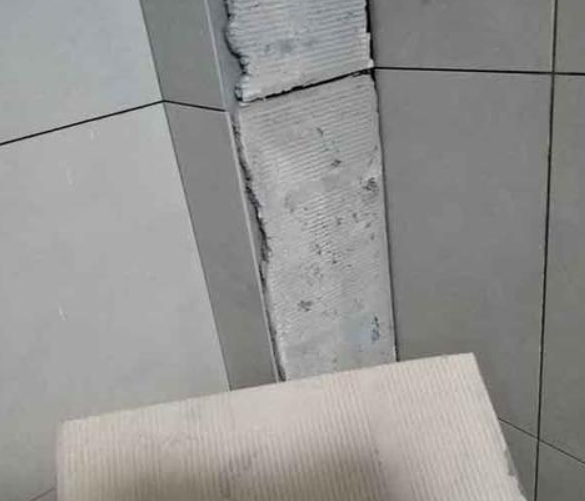 丰都瓷砖空鼓维修公司分享下厨房瓷砖脱落的补救措施。